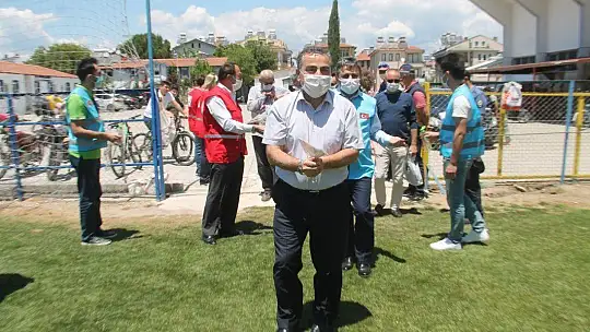 Fethiye'de Cuma namazını stadyumda kıldılar