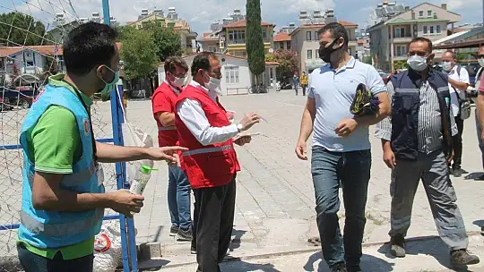 Fethiye'de Cuma namazını stadyumda kıldılar
