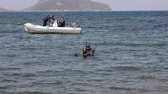 Deniz'in dibinden 2 saatte 192 kilogram çöp çıktı