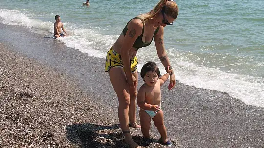 Fethiye'de Gençler Denize Koştu