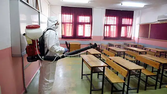 Sınav öncesi okullar dezenfekte edildi
