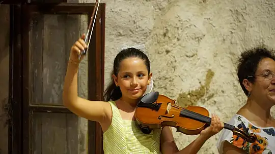 Yetenekli Kemancılar Alkış Aldı
