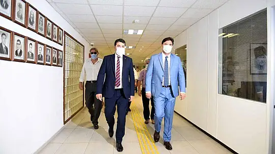 DP Genel Başkanı Gültekin Uysal,  Alim Karaca'yı ziyaret etti