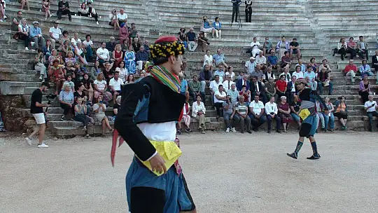 MÜDÜR DÜNDAR, 'KÜLTÜR SANAT FAALİYETLERİNE KALDIĞIMIZ YERDEN DEVAM EDECEĞİZ'