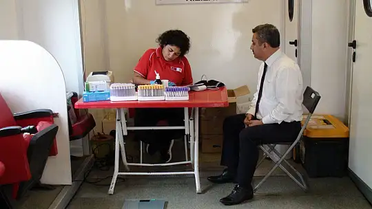 'KAN BAĞIŞI SİZDEN HEDİYE KİTAP BİZDEN'