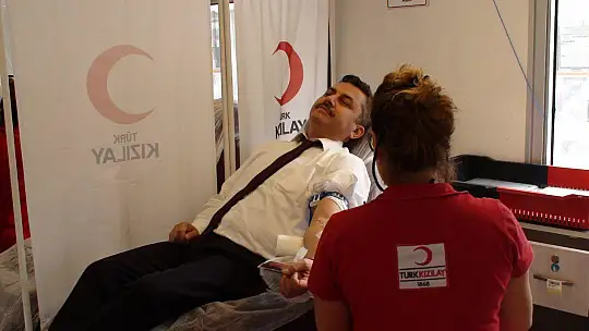 'KAN BAĞIŞI SİZDEN HEDİYE KİTAP BİZDEN'