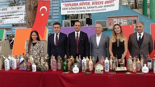 'GERİ DÖNÜŞÜM GERİ DEĞİL, İLERİ DÖNÜŞÜMDÜR' SERGİSİ AÇILDI