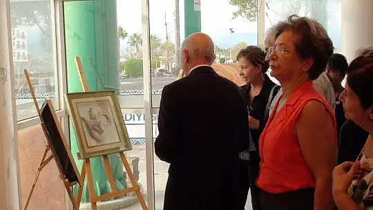 ÇAĞDAŞ AMATÖR RESSAMLAR SERGİSİ AÇILDI