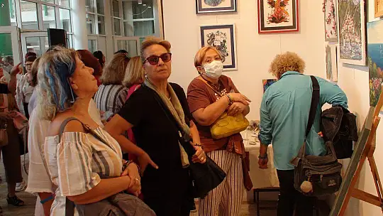 ÇAĞDAŞ AMATÖR RESSAMLAR SERGİSİ AÇILDI