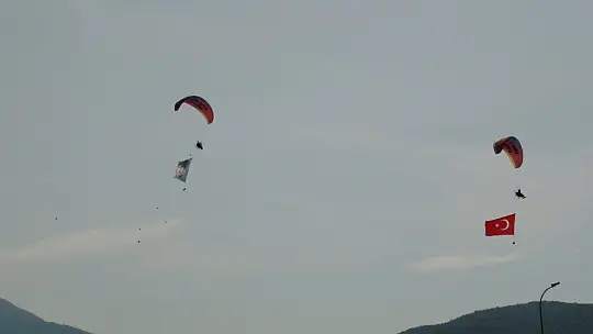 FETHİYE SEMALARINDA RENKLİ GÖRÜNTÜLER