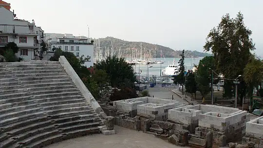 MÜDÜR DÜNDAR, 'KÜLTÜR SANAT FAALİYETLERİNE KALDIĞIMIZ YERDEN DEVAM EDECEĞİZ'