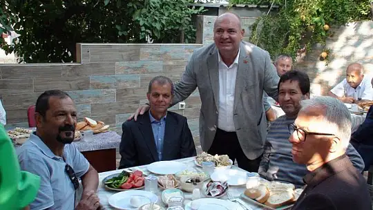 BAŞKAN DEMİR MUHTARLARLA KAHVALTIDA BULUŞTU