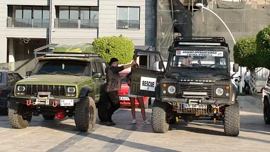 OFFROAD ARAÇLARI, BEŞKAZA MEYDANI'NDA