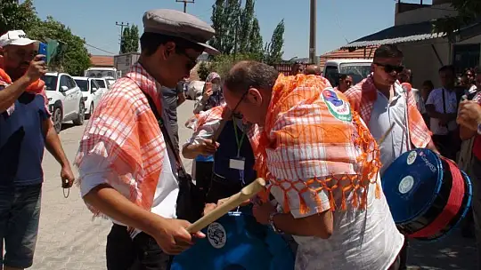YÖRÜK ŞENLİĞİNE YOĞUN KATILIM