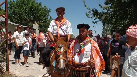 YÖRÜK ŞENLİĞİNE YOĞUN KATILIM