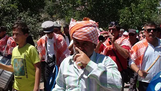 YÖRÜK ŞENLİĞİNE YOĞUN KATILIM