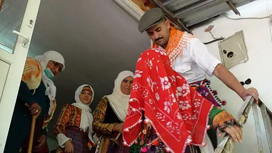 YÖRÜK ŞENLİĞİNE YOĞUN KATILIM