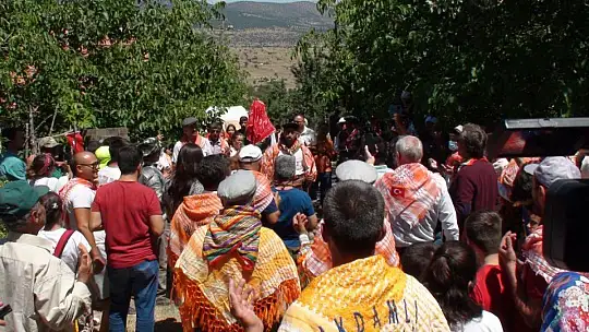 YÖRÜK ŞENLİĞİNE YOĞUN KATILIM