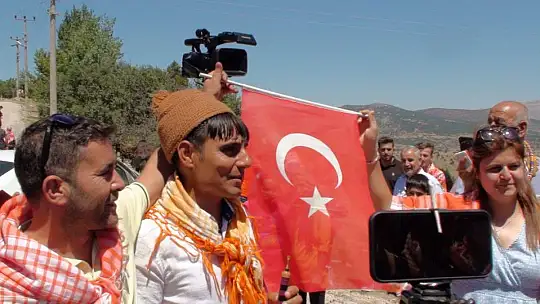 YÖRÜK ŞENLİĞİNE YOĞUN KATILIM