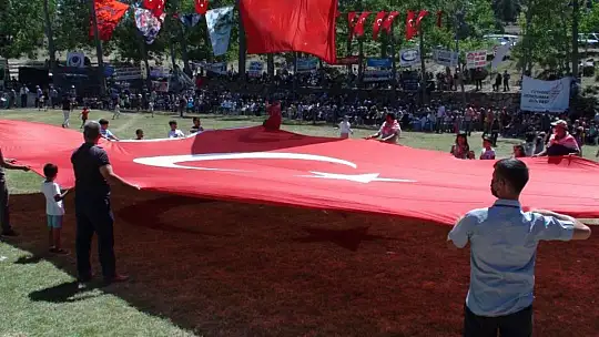 YÖRÜK ŞENLİĞİNE YOĞUN KATILIM