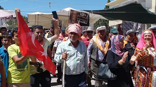 YÖRÜK ŞENLİĞİNE YOĞUN KATILIM
