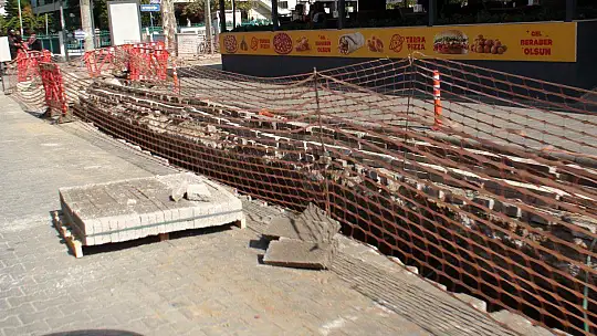 GAFFAR OKKAN CADDESİNDE ÇALIŞMALAR DEVAM EDİYOR