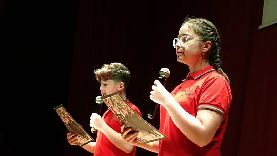 ÖĞRETMENLER GÜNÜ TÖRENLE KUTLANDI