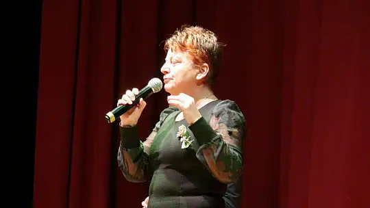 ÖĞRETMENLER GÜNÜ TÖRENLE KUTLANDI