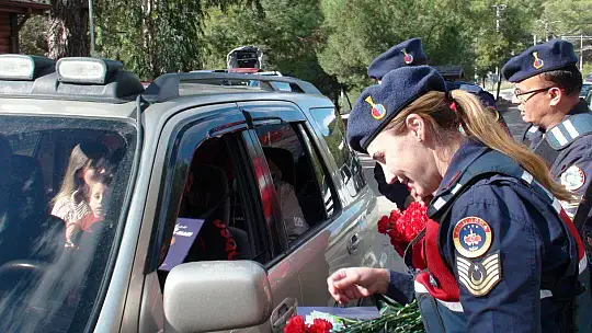 EMNİYET VE JANDARMADAN KARANFİLLİ BİLGİLENDİRME