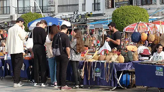 YENİ YIL PAZARI KURULDU