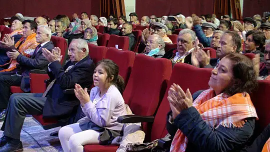 YÖRÜKLER DOYASIYA EĞLENDİ