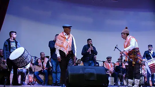 YÖRÜKLER DOYASIYA EĞLENDİ