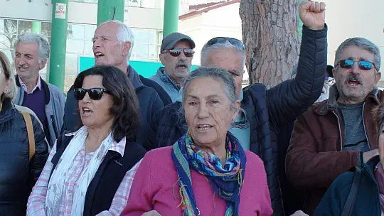 HÜKÜMETE TENCERE VE TAVA GÖSTERDİLER