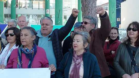 HÜKÜMETE TENCERE VE TAVA GÖSTERDİLER