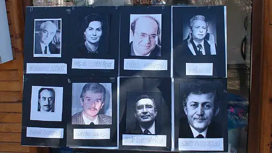 DEVRİM VE DEMOKRASİ ŞEHİTLERİ ANILDI