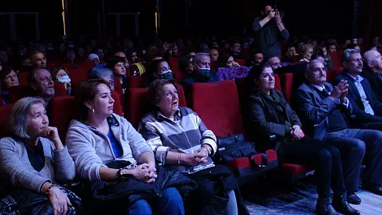 HAMDİ ÖZBAY TÜRKÜLERLE ANILDI