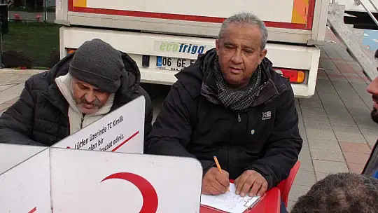 İYİ PARTİ'DEN KIZILAY'A KAN BAĞIŞI