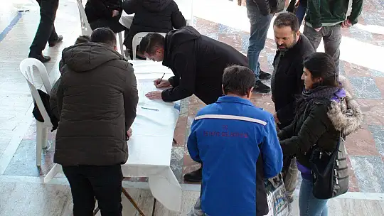 VATANDAŞLARDAN AFET BÖLGESİNE YARDIM