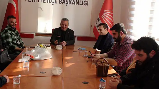 CHP'Lİ GENÇLERDEN BAŞKAN KOYUNCU'YA NEZAKET ZİYARETİ