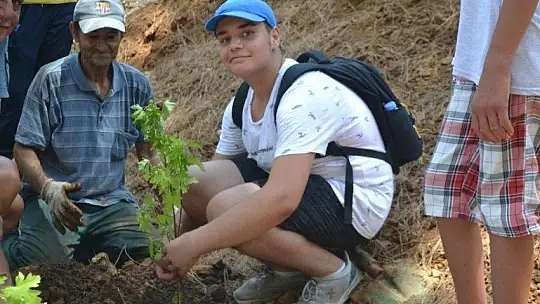 Büyük Samanlık Plajı'nda Ağaç Dikim Etkinliği