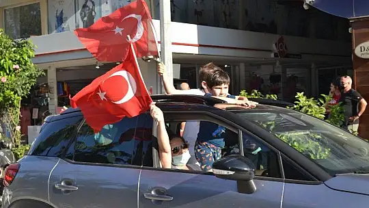 19 Mayıs Bayramı'na araç konvoyu damga vurdu