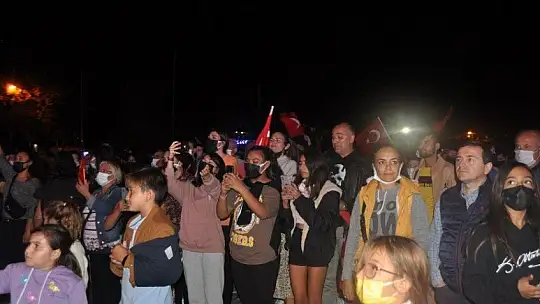 C'NB ve COVERMAN'den Cumhuriyet konseri