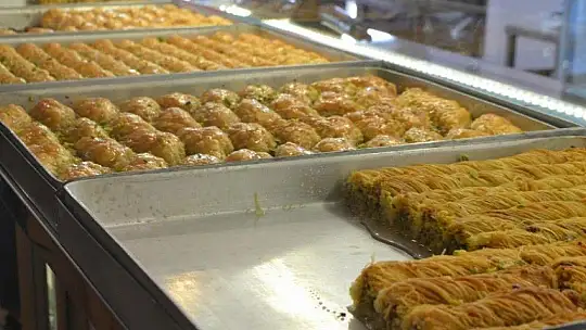 Fethiye'de Bayram Öncesi Tatlı Yoğunluğu