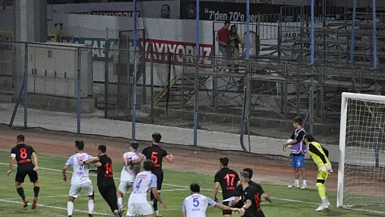 FETHİYESPOR EVİNDE KİMSEYİ AFFETMİYOR 3-1