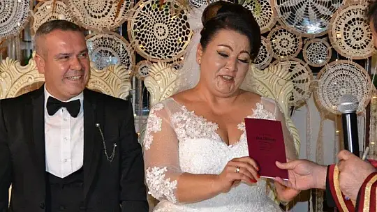 Meltem Avcılık İle Hakan Yıldırım Rüya Gibi Bir Düğünle Dünya Evine Girdi