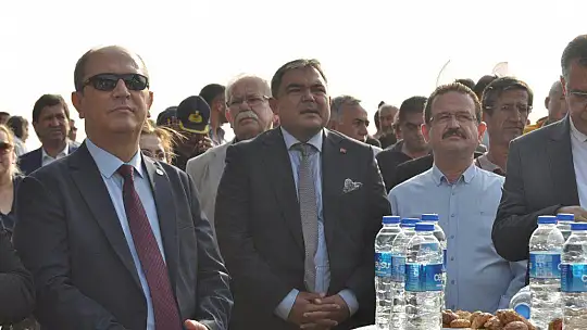 HAVA OYUNLARI FESTİVALİ RENKLİ GÖSTERİLERE EV SAHİPLİĞİ YAPIYOR