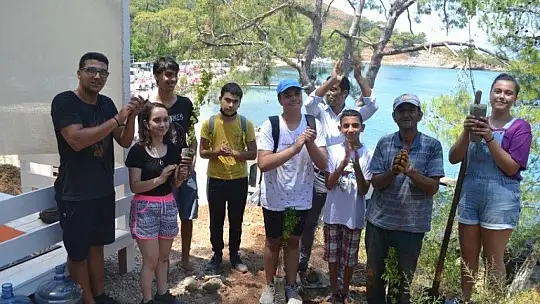 Büyük Samanlık Plajı'nda Ağaç Dikim Etkinliği