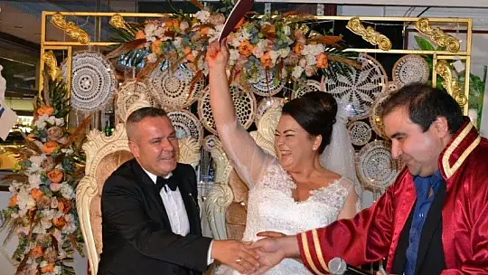 Meltem Avcılık İle Hakan Yıldırım Rüya Gibi Bir Düğünle Dünya Evine Girdi