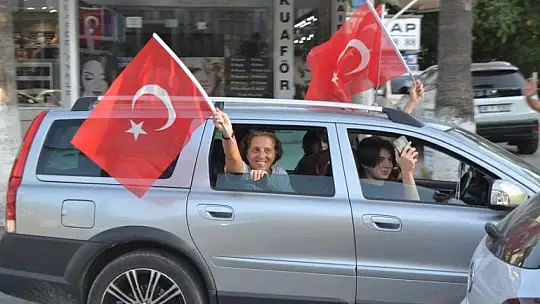 30 Ağustos Zafer Konvoyuna Coşkulu Katılım