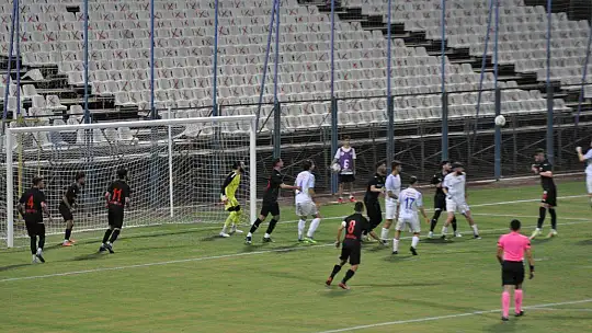FETHİYESPOR EVİNDE KİMSEYİ AFFETMİYOR 3-1